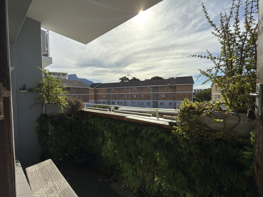 2 Bedroom Property for Sale in Claremont Western Cape